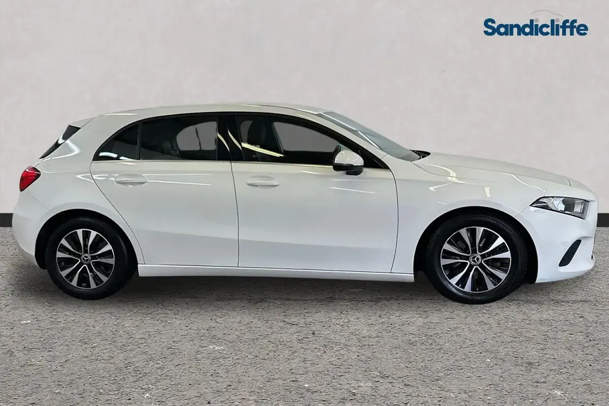 Used Mercedes A180 SE 136 HP (100 kW) 2021 White Hatchback