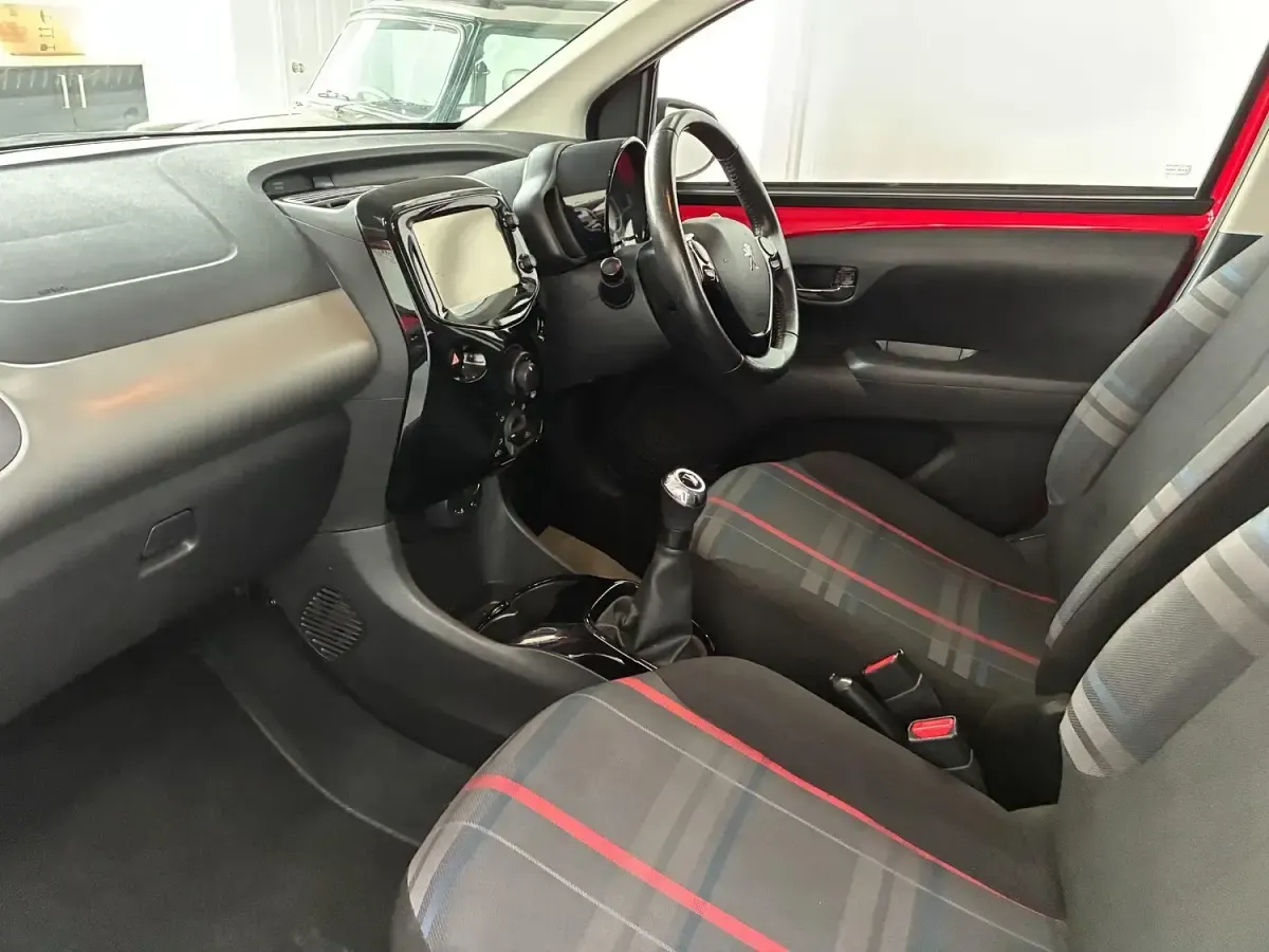 Used Peugeot 108 Allure 82 HP (60 kW) 2015 Red Hatchback