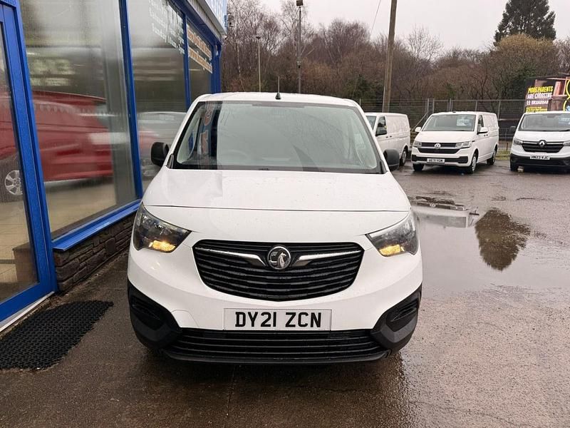 Used Vauxhall Combo 100 HP (73 kW) 2021 White Van