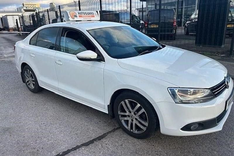 White Used 2013 VW Jetta Sportline Sedan | £4,485 (Good price) - Image 1/1