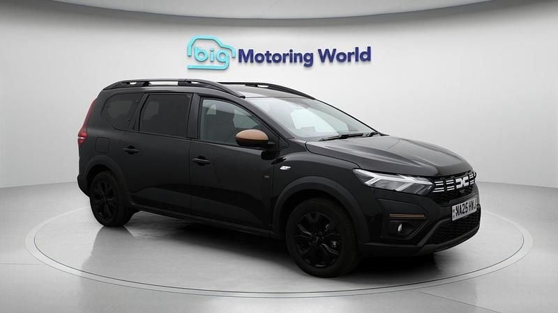 Used 2024 Dacia Jogger Extreme MPV | £21,294 (Fair price) - Image 1/4