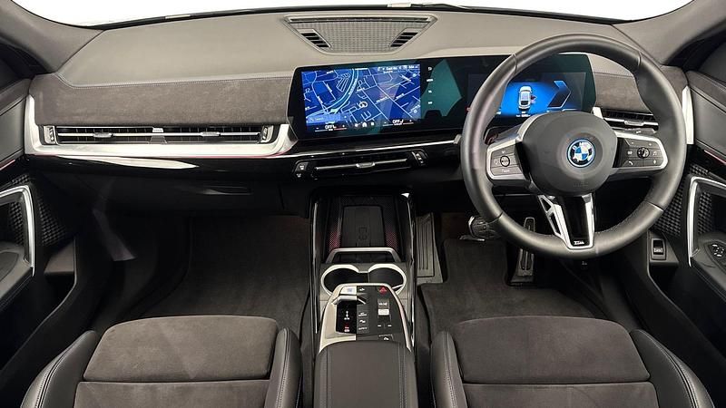 Usado BMW iX2 M Sport 227 kW (309 HP) 2024 Cinzento SUV