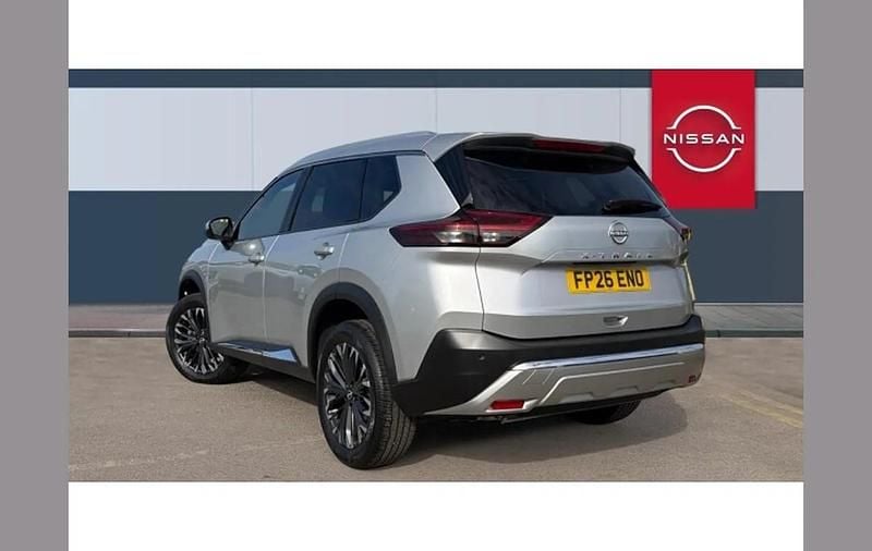 Neu Nissan X-Trail Tekna+ 213 PS (156 kW) 2026 Silber SUV