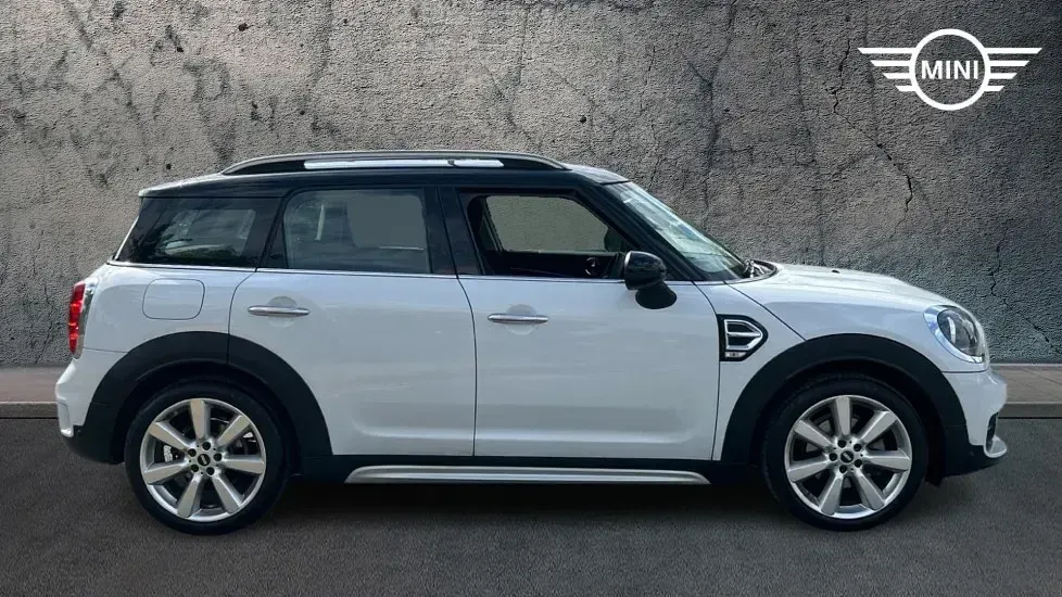Used Mini Cooper Countryman Exclusive 134 HP (98 kW) 2018 White SUV