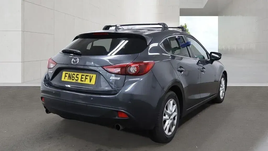 Usado Mazda 3 165 HP (121 kW) 2015 Cinzento Citadino