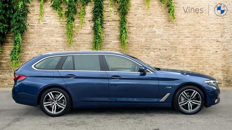 Used BMW 530e Sport Line 288 HP (211 kW) 2022 Blue Estate