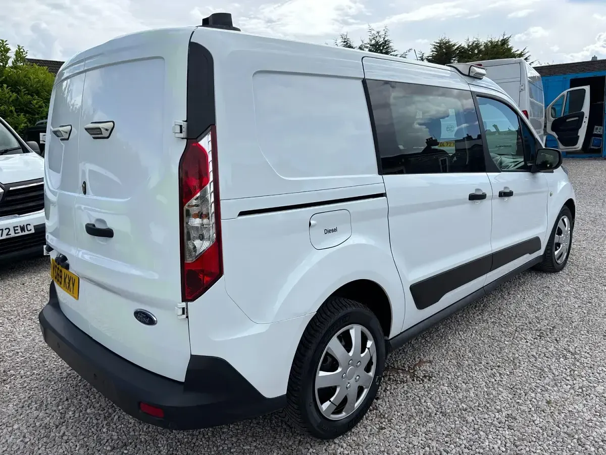 Used Ford Transit Connect Trend 100 HP (73 kW) 2020 White MPV