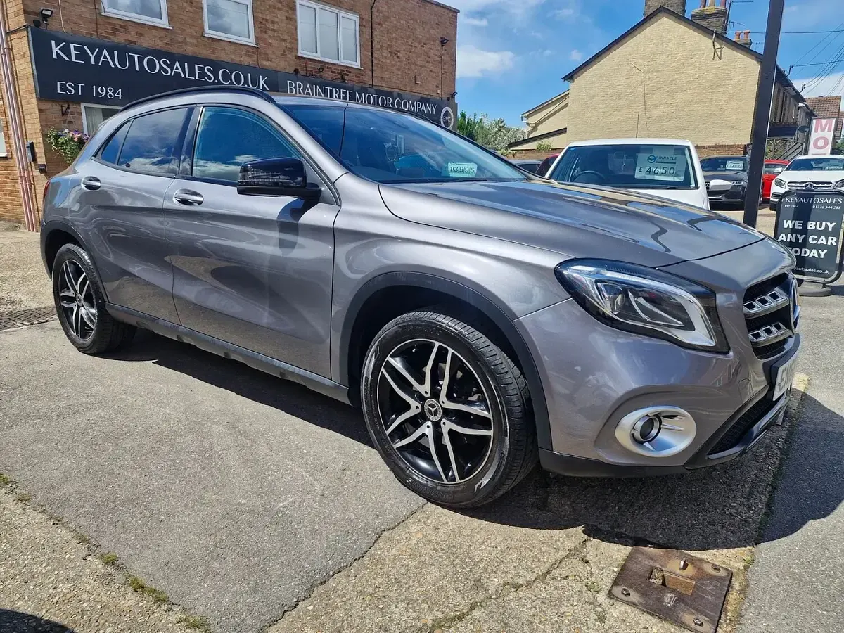 Used Mercedes GLA180 Urban 122 HP (89 kW) 2018 Grey SUV