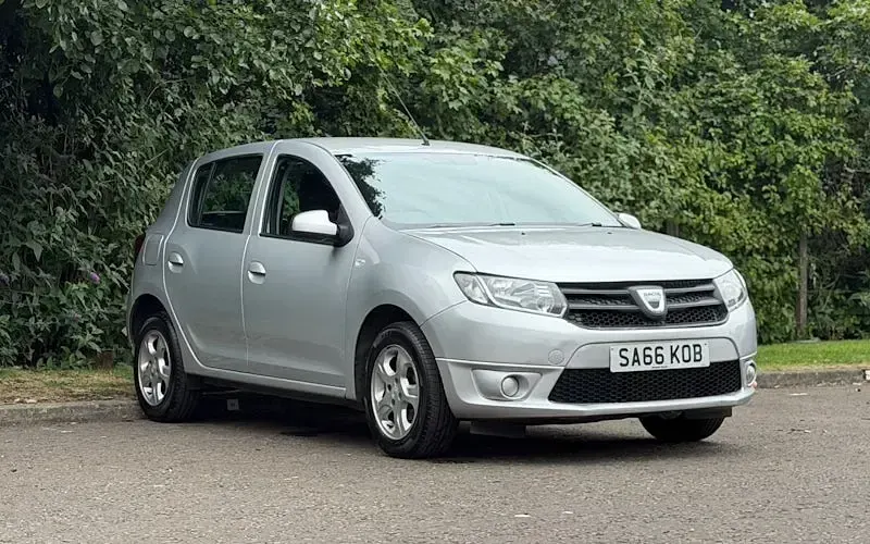 Used Dacia Sandero Lauréate 90 HP (66 kW) 2016 Silver Hatchback