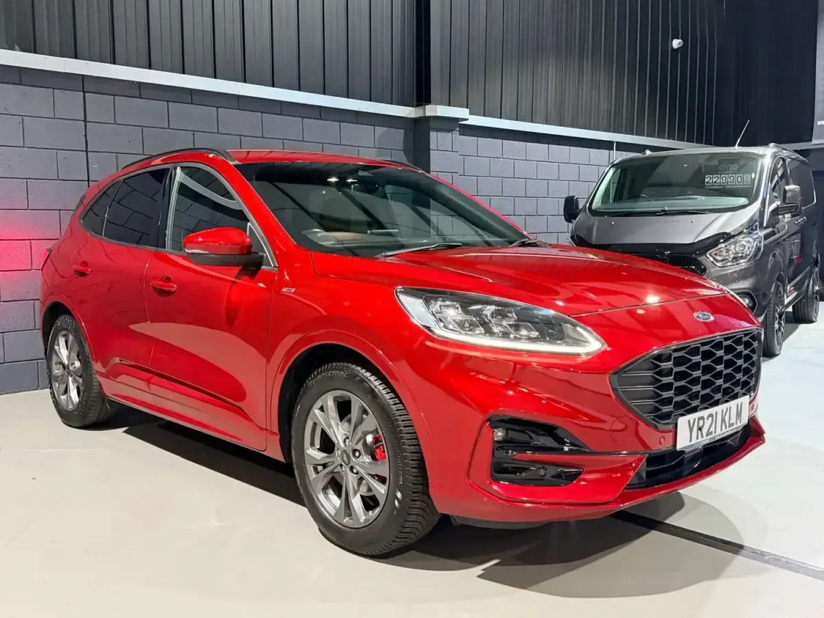 Second-hand Ford Kuga ST-Line 120 CP (88 kW) 2021 Roșu SUV