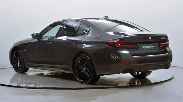 Usado BMW 530e M Sport 288 CV (211 kW) 2022 Gris Berlina