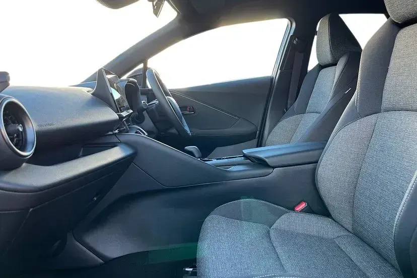 Used Toyota C-HR Design 138 HP (101 kW) 2026 Midnight teal SUV
