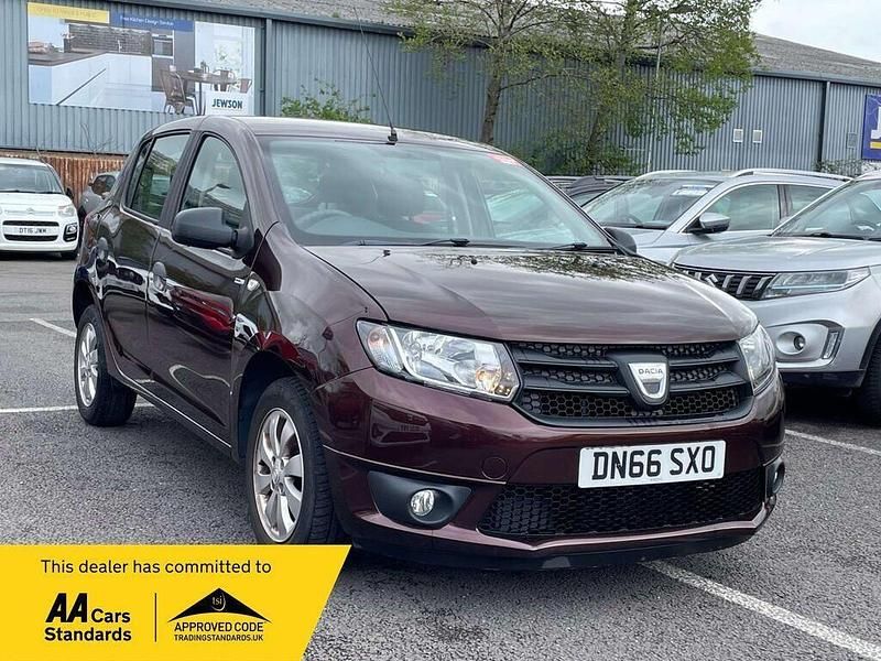 Used Dacia Sandero Ambiance 90 HP (66 kW) 2016 Brown Hatchback