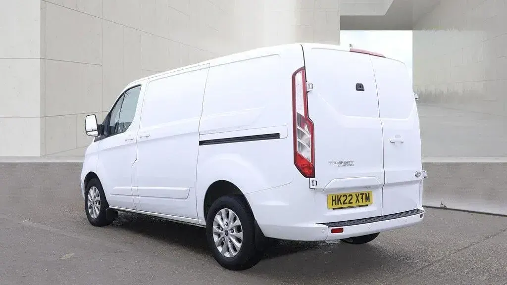 Used Ford Transit Custom Limited 130 HP (95 kW) 2022 White Van