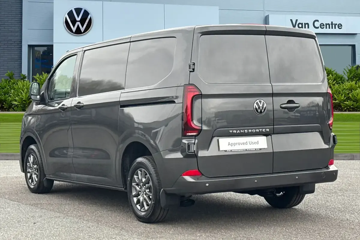 Novo VW Transporter Pro 150 HP (110 kW) 2025 Cinzento Van
