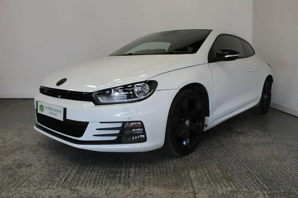 Used VW Scirocco R-line 150 HP (110 kW) 2017 White Coupe