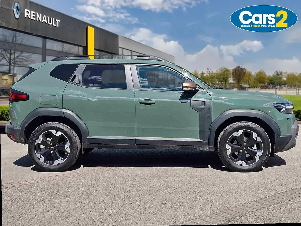 Used Dacia Duster Extreme 143 HP (105 kW) 2025 Green Hatchback