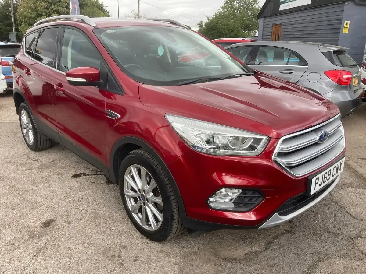 Used Ford Kuga Titanium 150 HP (110 kW) 2019 Red SUV