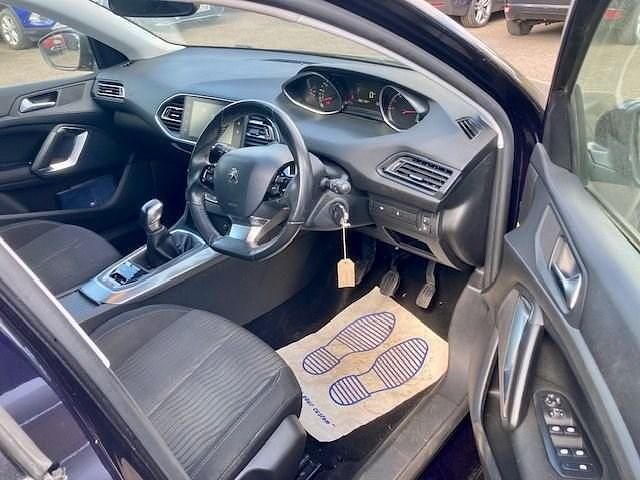 Usado Peugeot 308 Active 100 HP (73 kW) 2014 Azul Citadino