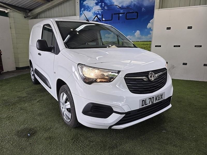 Second-hand Vauxhall Combo Sportive 100 CP (73 kW) 2020 Alb Van