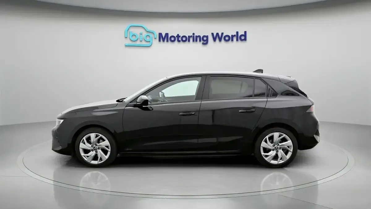 Used Vauxhall Astra S 129 HP (94 kW) 2023 Black Hatchback