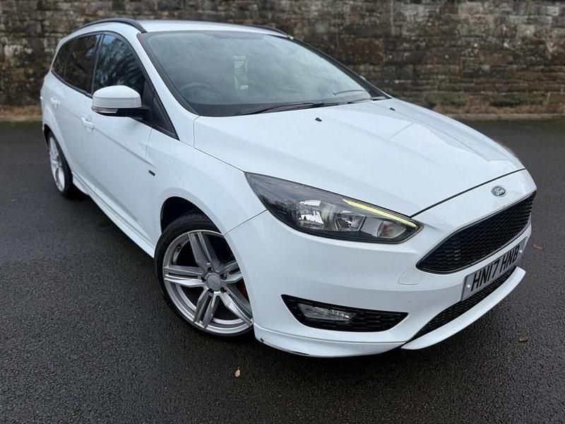Used Ford Focus ST-Line 120 HP (88 kW) 2017 White Estate