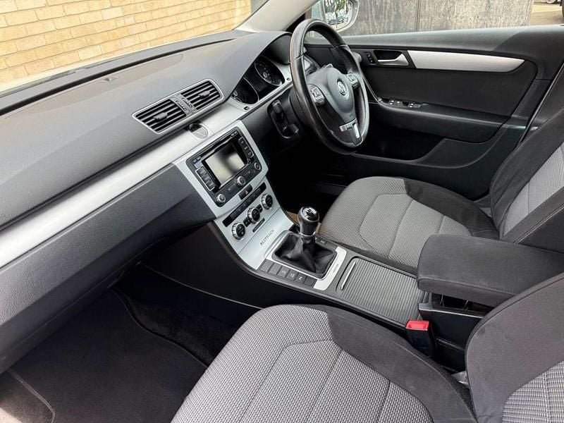 Used VW Passat Alltrack 2014 White Estate