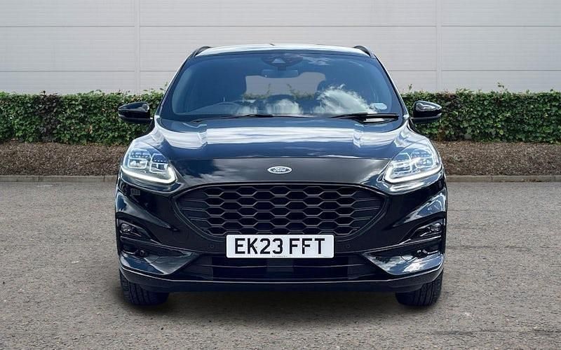 Käytetty Ford Kuga ST-Line 150 HP (110 kW) 2023 Katumaasturi