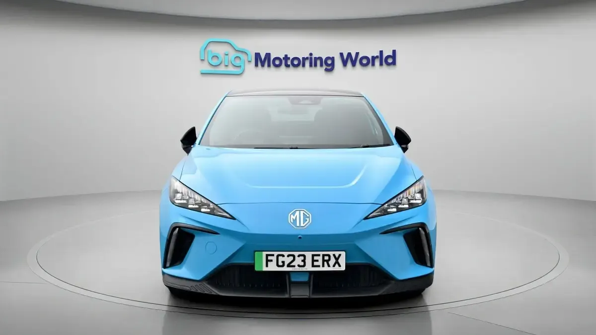 Usado MG MG4 EV Trophy 319 kW (435 HP) 2023 Azul Citadino
