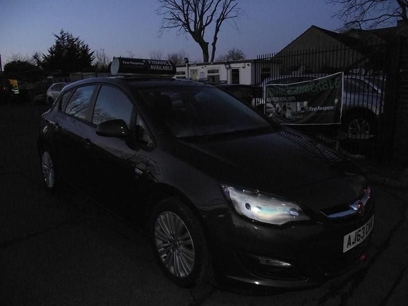 Used Vauxhall Astra 98 HP (72 kW) 2014 Grey Hatchback