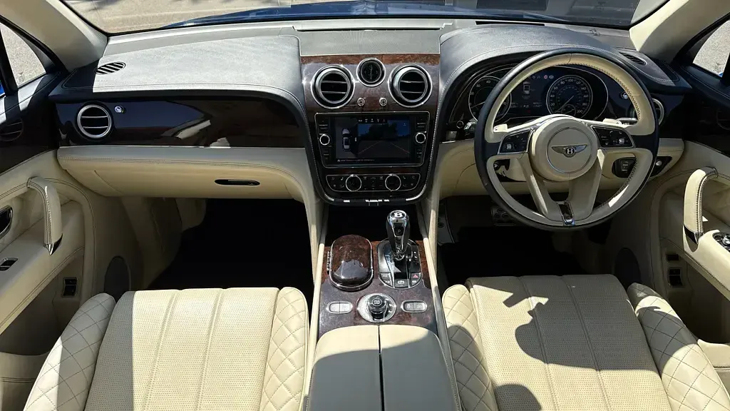 Used Bentley Bentayga 608 HP (447 kW) 2017 Blue SUV