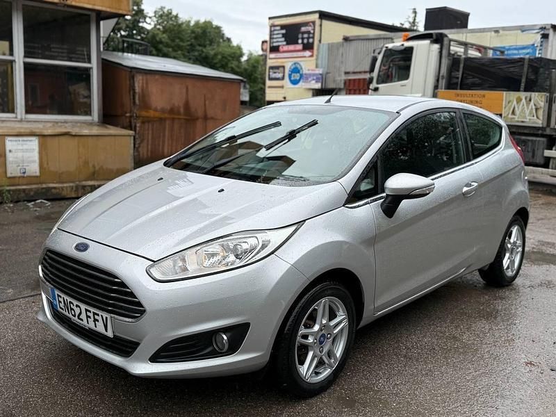 Silver Used 2013 Ford Fiesta Zetec Hatchback | £2,600 (Fair price) - Image 1/4