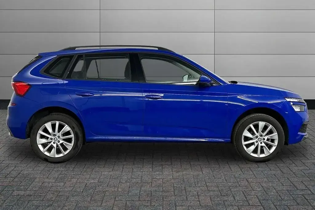 Used Skoda Kamiq SE 94 HP (69 kW) 2023 Energy blue SUV