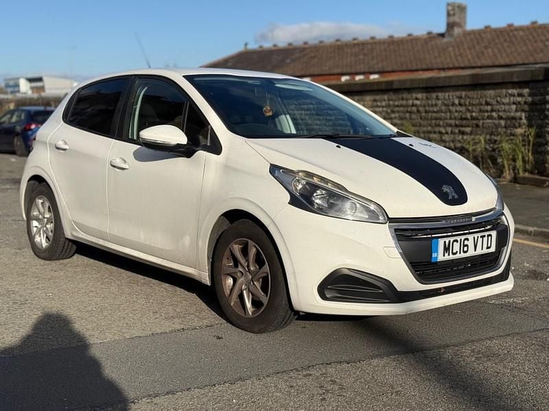 White Used 2016 Peugeot 208 Active Hatchback | £3,250 (Good price) - Image 1/4