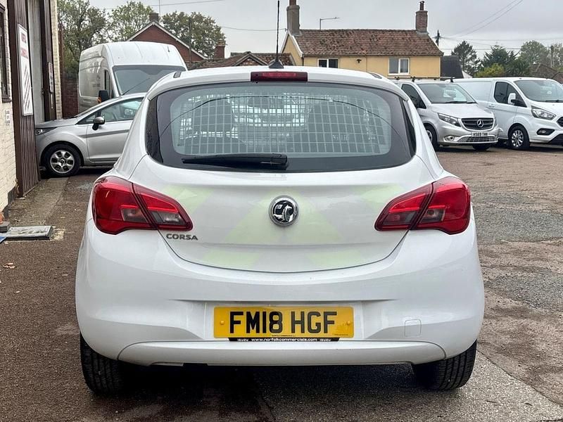 Used Vauxhall Corsa 95 HP (69 kW) 2018 White Van