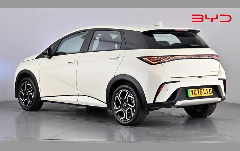 Used BYD Dolphin Comfort 147 kW (200 HP) 2025 White Hatchback