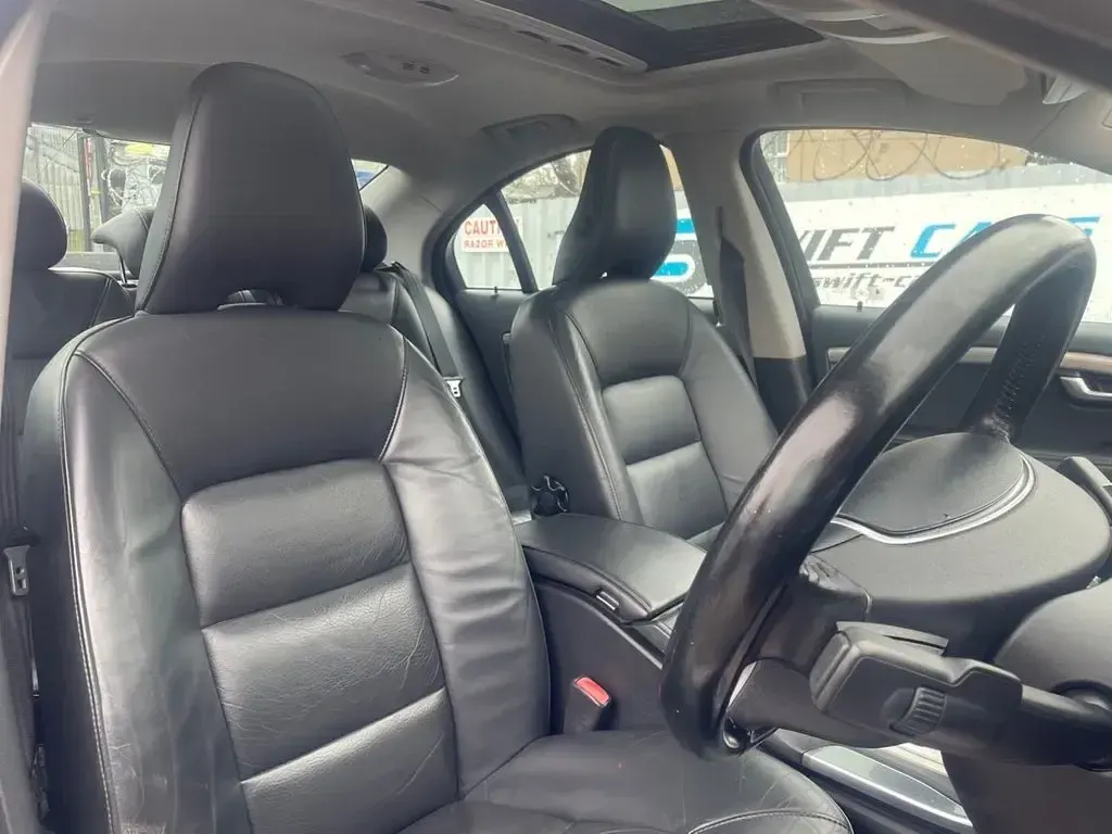 Usado Volvo S80 SE Lux 205 CV (150 kW) 2010 Plateado Berlina
