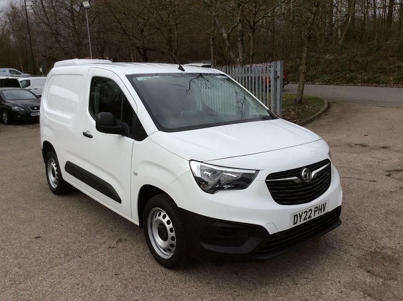 Used Vauxhall Combo 100 HP (73 kW) 2022 White MPV