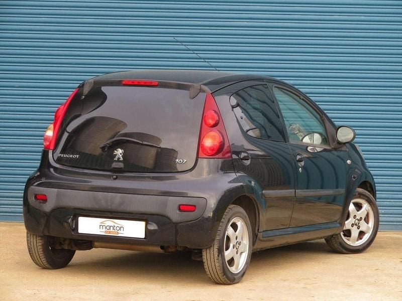Used Peugeot 107 Allure 68 HP (50 kW) 2013 Black Hatchback