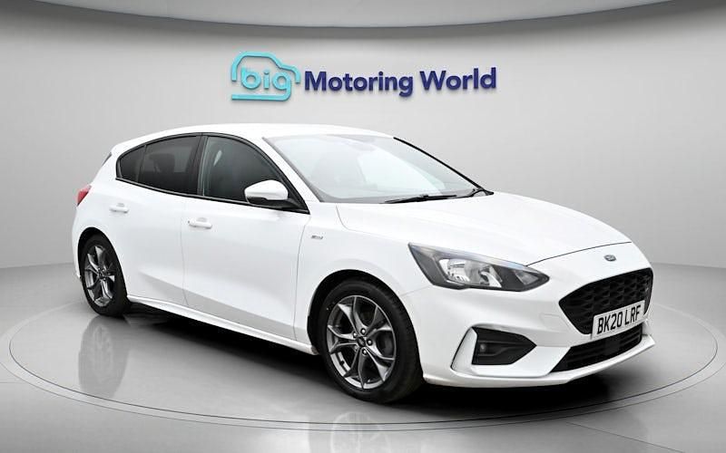 Used Ford Focus ST-Line 125 HP (91 kW) 2020 White Hatchback