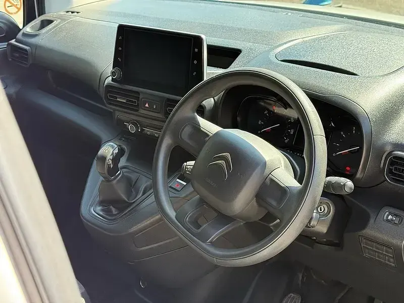 Used Citroën Berlingo Start 75 HP (55 kW) 2020 White MPV