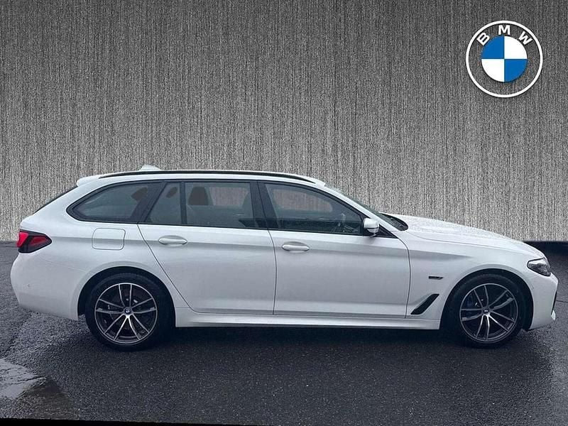 Used BMW 530e M Sport 288 HP (211 kW) 2024 White Estate