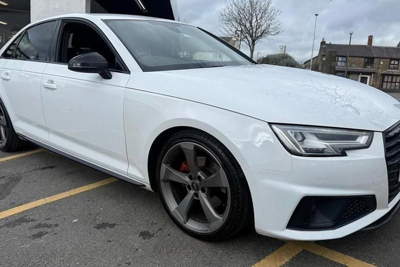 Used Audi A4 Black Edition 150 HP (110 kW) 2019 White Sedan