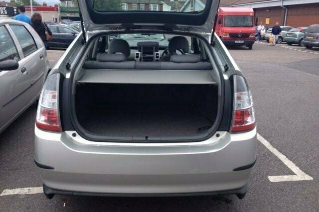 Used Toyota Prius 76 HP (55 kW) 2005 Hatchback