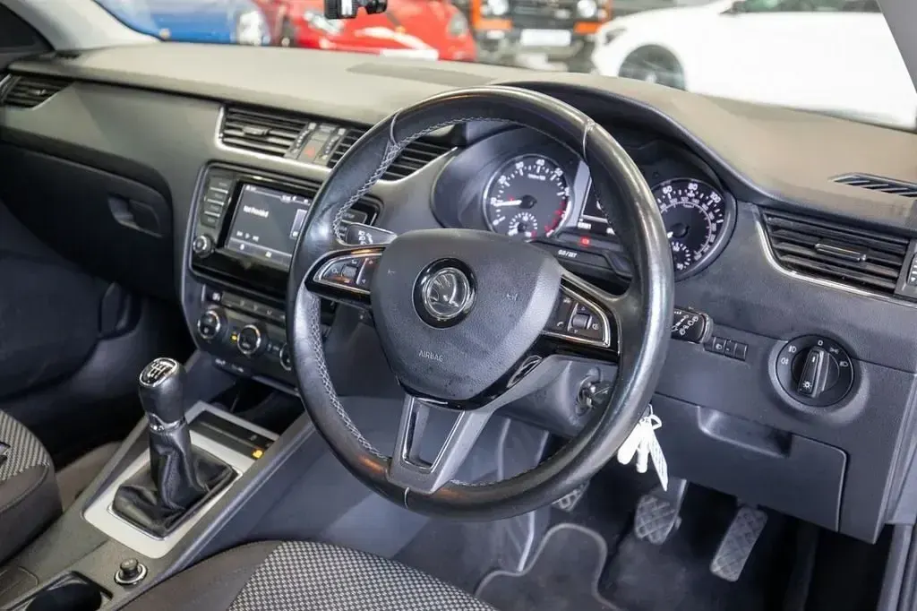 Gebraucht Skoda Octavia SE 150 PS (110 kW) 2016 Weiß Kombi