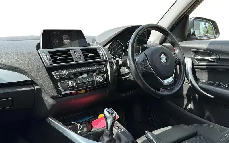 Used BMW 118 Sport Line 150 HP (110 kW) 2017 Blue Hatchback