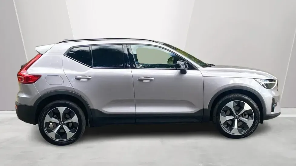 Used Volvo XC40 Plus 161 HP (118 kW) 2025 Silver SUV