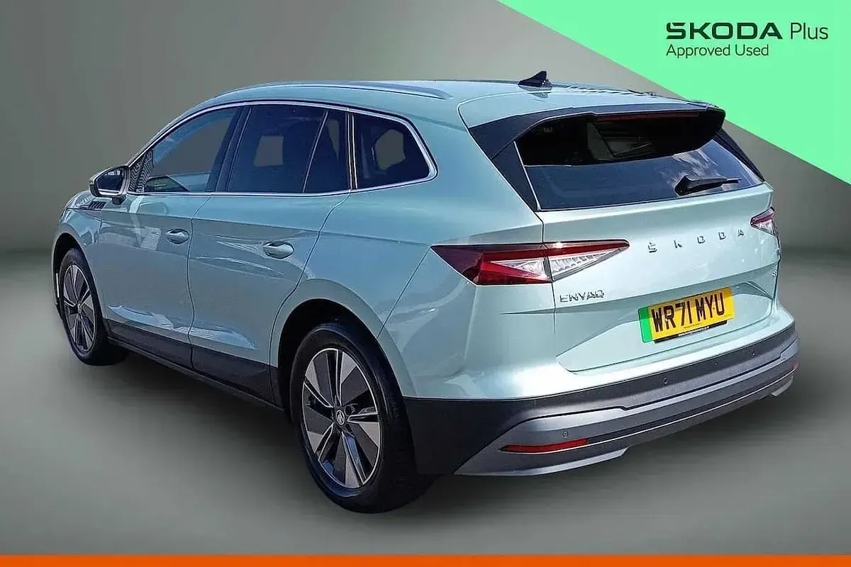 Used Skoda Enyaq iV Suite 147 kW (200 HP) 2022 Arctic silver metallic SUV
