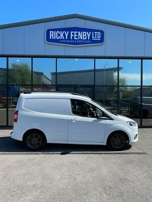 Begagnad Ford Transit Sport 100 HK (73 kW) 2019 Vit Van
