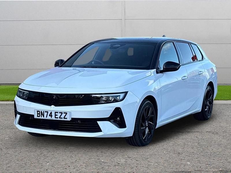 Used Vauxhall Astra S 128 HP (94 kW) 2024 White Estate